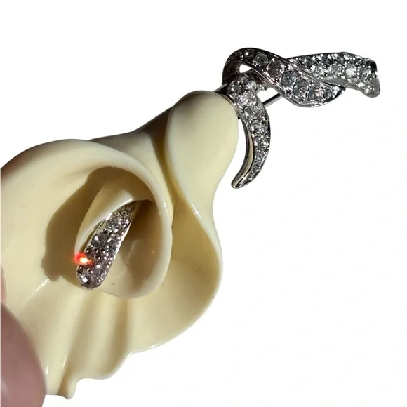Nolan Miller Calla Lily Brooch/Pin Diamond Silver - Picture 5 of 10